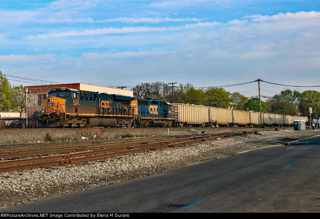 CSX 3243 on M-404